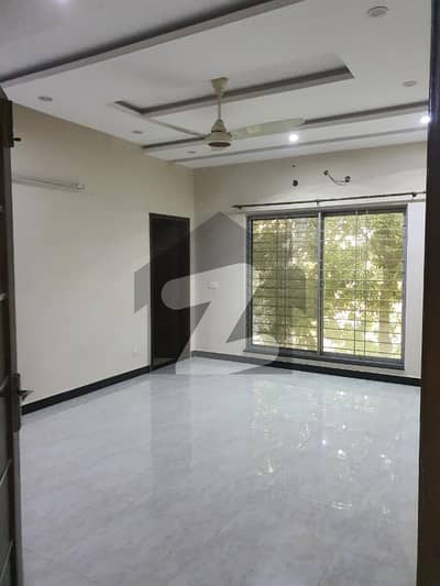 1 Kanal Separate Gate Upper Portion With 4 Beds Is Available For Rent In Dha Phase 6
