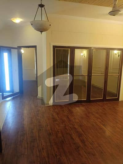 BAHRIA TOWN 200 YARDS BUNGALOW FOR RENT PARK AND MOSQUE FACING WEST OPEN BAHRIA TOWN 200 YARDS BUNGALOW FOR RENT PARK AND MOSQUE FACING WEST OPEN