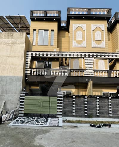 وائٹل ہومز ای ای وائٹل ہومز ہاؤسنگ سکیم,لاہور میں 6 کمروں کا 5 مرلہ مکان 2.3 کروڑ میں برائے فروخت۔