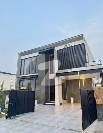 ڈی ایچ اے فیز 7 ڈیفنس (ڈی ایچ اے),لاہور میں 5 کمروں کا 1 کنال مکان 8.7 کروڑ میں برائے فروخت۔