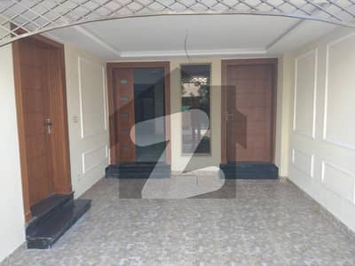 7MARLA Brand New House For Rent 7MARLA Brand New House For Rent