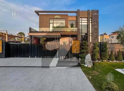 ڈی ایچ اے فیز 7 ڈیفنس (ڈی ایچ اے),لاہور میں 5 کمروں کا 1 کنال مکان 7.9 کروڑ میں برائے فروخت۔