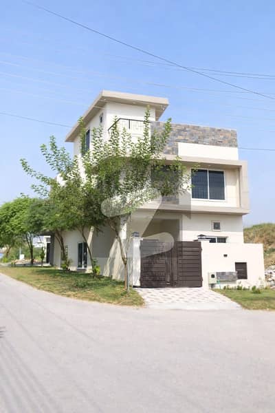 5 Marla Corner House With Double Gate And Lawn For Sale Unbeatable Price