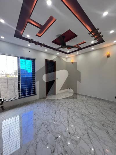 پارک ویو سٹی ۔ ایگزیکٹو بلاک پارک ویو سٹی,لاہور میں 4 کمروں کا 5 مرلہ مکان 85.0 ہزار میں کرایہ پر دستیاب ہے۔