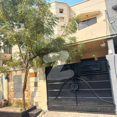 ملتان پبلک سکول روڈ ملتان میں 3 کمروں کا 4 مرلہ مکان 35.0 ہزار میں کرایہ پر دستیاب ہے۔