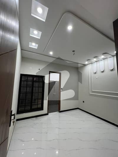 ایڈن بولیوارڈ ہاؤسنگ سکیم کالج روڈ,لاہور میں 4 کمروں کا 4 مرلہ مکان 1.8 کروڑ میں برائے فروخت۔