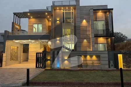 نیول اینکریج اسلام آباد میں 6 کمروں کا 1 کنال مکان 9.25 کروڑ میں برائے فروخت۔