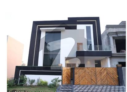 بینکرز کوآپریٹو ہاؤسنگ سوسائٹی لاہور میں 6 کمروں کا 10 مرلہ مکان 2.5 لاکھ میں کرایہ پر دستیاب ہے۔