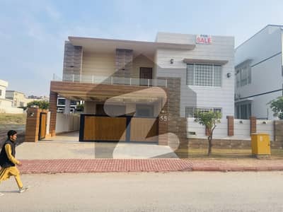 بحریہ ٹاؤن فیز 8 بحریہ ٹاؤن راولپنڈی,راولپنڈی میں 6 کمروں کا 1 کنال مکان 8.4 کروڑ میں برائے فروخت۔