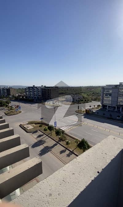 luxury 2 bed Penthouse with (Roof Rights) prime and peaceful