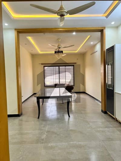 جی ۔ 14/3 جی ۔ 14,اسلام آباد میں 3 کمروں کا 14 مرلہ بالائی پورشن 1.0 لاکھ میں کرایہ پر دستیاب ہے۔