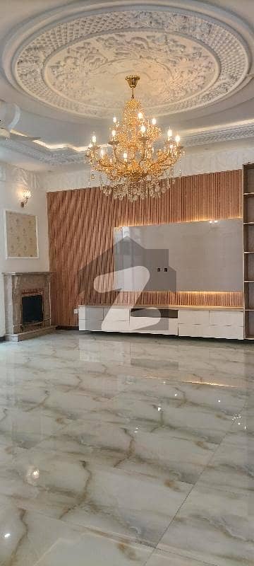 لیک سٹی میڈوز فیز 1 - بلاک بی لیک سٹی میڈوز فیز 1,لیک سٹی میڈوز,لاہور میں 5 کمروں کا 1 کنال مکان 7.35 کروڑ میں برائے فروخت۔