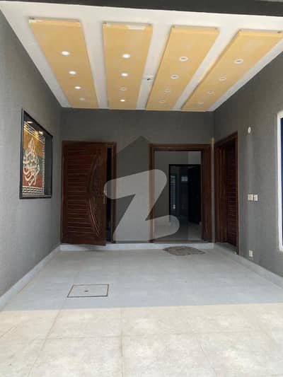 خیابان امین - بلاک کیو خیابانِ امین,لاہور میں 5 مرلہ رہائشی پلاٹ 42.0 لاکھ میں برائے فروخت۔