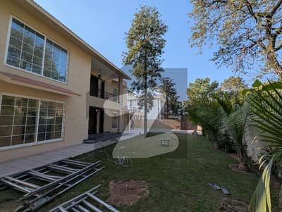 ای ۔ 7 اسلام آباد میں 5 کمروں کا 2 کنال مکان 12.0 لاکھ میں کرایہ پر دستیاب ہے۔