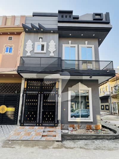 شاداب گارڈن لاہور میں 4 کمروں کا 3 مرلہ مکان 1.3 کروڑ میں برائے فروخت۔