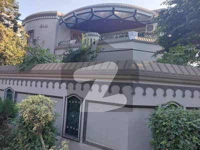 واپڈا ٹاؤن گوجرانوالہ میں 6 کمروں کا 1 کنال مکان 5.9 کروڑ میں برائے فروخت۔