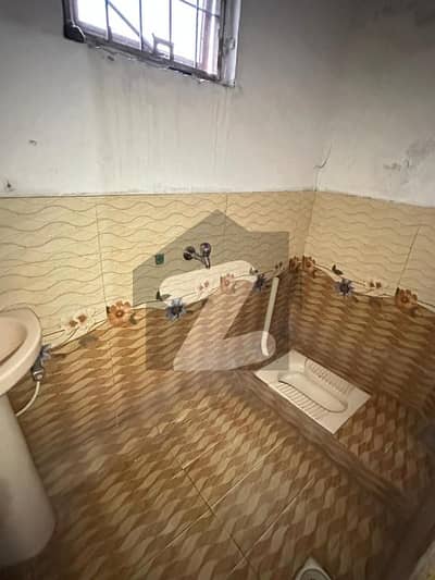 4 Marla Uper Portion For Rent ( Near Bhola Chowk Peer Colony)