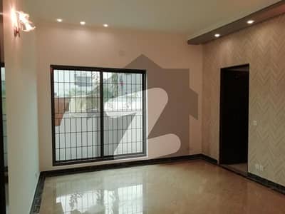 ڈی ایچ اے فیز 1 ڈیفنس (ڈی ایچ اے),لاہور میں 6 کمروں کا 1 کنال مکان 7.5 کروڑ میں برائے فروخت۔