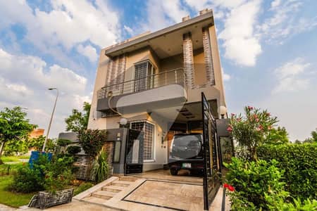 ڈی ایچ اے 9 ٹاؤن ۔ بلاک بی ڈی ایچ اے 9 ٹاؤن,ڈیفنس (ڈی ایچ اے),لاہور میں 3 کمروں کا 5 مرلہ مکان 2.57 کروڑ میں برائے فروخت۔