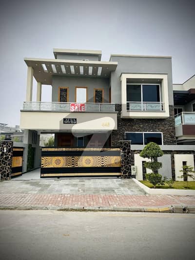 بحریہ ٹاؤن فیز 8 ۔ سیکٹر ایف - 1 بحریہ ٹاؤن فیز 8,بحریہ ٹاؤن راولپنڈی,راولپنڈی میں 5 کمروں کا 10 مرلہ مکان 4.5 کروڑ میں برائے فروخت۔