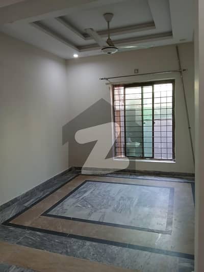 5 MARLA LOWER PORTION- WITH GAS FOR RENT IN CANAL GARDEN LAHORE