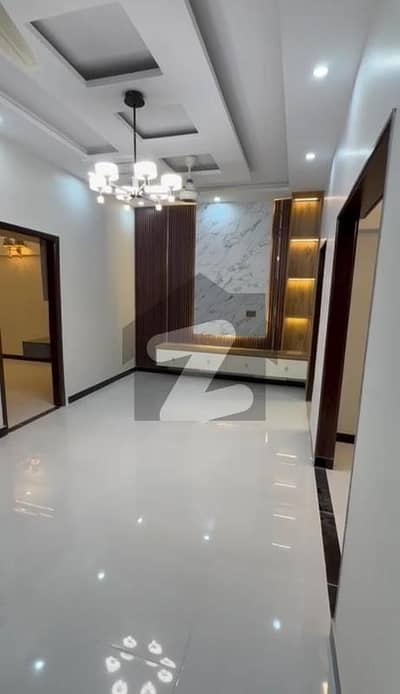 سحر کمرشل ایریا ڈی ایچ اے فیز 7,ڈی ایچ اے ڈیفینس,کراچی میں 2 کمروں کا 4 مرلہ فلیٹ 1.95 کروڑ میں برائے فروخت۔