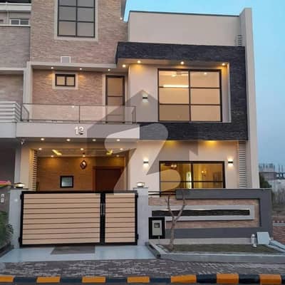 بحریہ انکلیو - سیکٹر ایچ بحریہ انکلیو,بحریہ ٹاؤن,اسلام آباد میں 3 کمروں کا 5 مرلہ مکان 2.8 کروڑ میں برائے فروخت۔