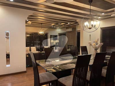 بحریہ ٹاؤن سیکٹر سی بحریہ ٹاؤن,لاہور میں 5 کمروں کا 2 کنال مکان 15.0 کروڑ میں برائے فروخت۔