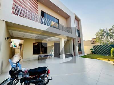 KANAL OWNER BUILD NEW MODERN DESIGN BUNGALOW FOR URGENTLY SALE