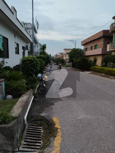 سی بی آر ٹاؤن اسلام آباد میں 6 مرلہ رہائشی پلاٹ 60.0 لاکھ میں برائے فروخت۔