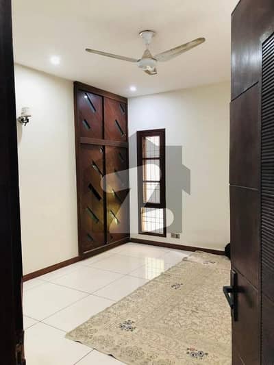 250YARDS DUPLEX BUNGALOW FOR SELL IN DHA PHASE 7 . MAIN KH E RIZWAN