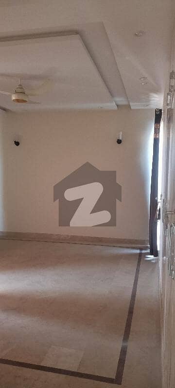 خیابان امین - بلاک کیو خیابانِ امین,لاہور میں 3 کمروں کا 1 کنال بالائی پورشن 70.0 ہزار میں کرایہ پر دستیاب ہے۔