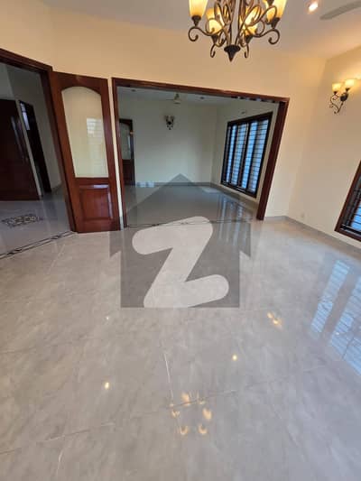 ڈی ایچ اے فیز 8 ڈی ایچ اے ڈیفینس,کراچی میں 3 کمروں کا 1 کنال بالائی پورشن 3.2 لاکھ میں کرایہ پر دستیاب ہے۔ ڈی ایچ اے فیز 8 ڈی ایچ اے ڈیفینس,کراچی میں 3 کمروں کا 1 کنال بالائی پورشن 3.2 لاکھ میں کرایہ پر دستیاب ہے۔