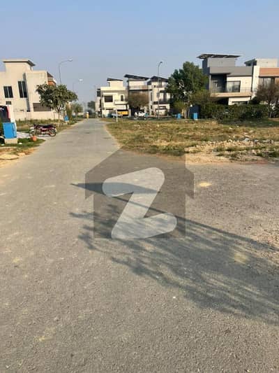 ڈی ایچ اے 9 ٹاؤن ۔ بلاک اے ڈی ایچ اے 9 ٹاؤن,ڈیفنس (ڈی ایچ اے),لاہور میں 5 مرلہ رہائشی پلاٹ 1.18 کروڑ میں برائے فروخت۔