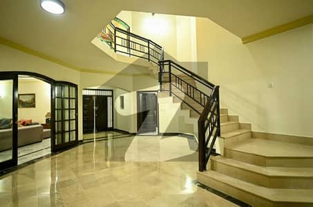 ایف ۔ 11/4 ایف ۔ 11,اسلام آباد میں 6 کمروں کا 2 کنال مکان 9.0 لاکھ میں کرایہ پر دستیاب ہے۔