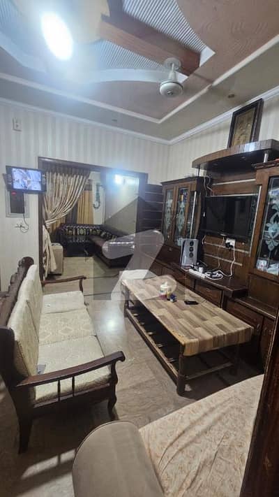 سبزہ زار سکیم لاہور میں 4 کمروں کا 5 مرلہ مکان 2.65 کروڑ میں برائے فروخت۔