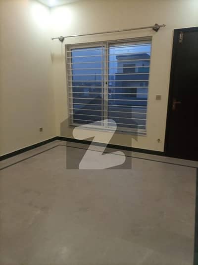 آئی ۔ 10/2 آئی ۔ 10,اسلام آباد میں 2 کمروں کا 6 مرلہ زیریں پورشن 60.0 ہزار میں کرایہ پر دستیاب ہے۔