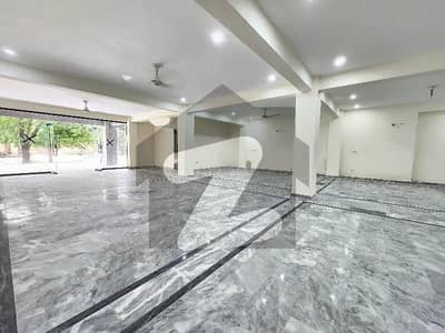 6 MARLA HALL AVAILABLE FOR SILENT OFFICE/ SOFTWARE HOUSE IN MAIN BOULEVARD OF MILITARY ACCOUNTS SOCIETY NEAR MISSILE CHOWK COLLEGE ROAD LAHORE