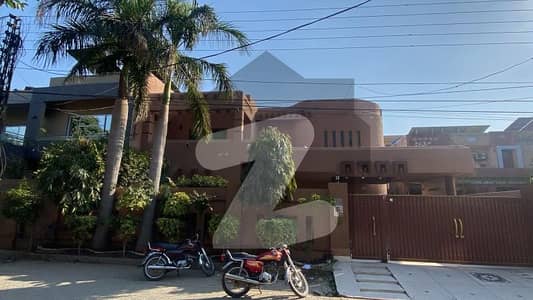 One Kanal House Available In Marghzar Officers Colony For sale