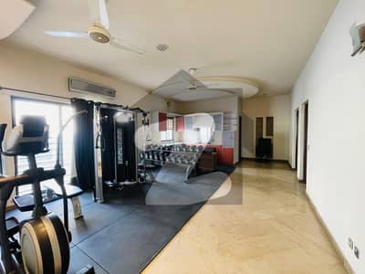 ڈی ایچ اے فیز 4 - بلاک ڈیڈی فیز 4,ڈیفنس (ڈی ایچ اے),لاہور میں 5 کمروں کا 1 کنال مکان 7.75 کروڑ میں برائے فروخت۔