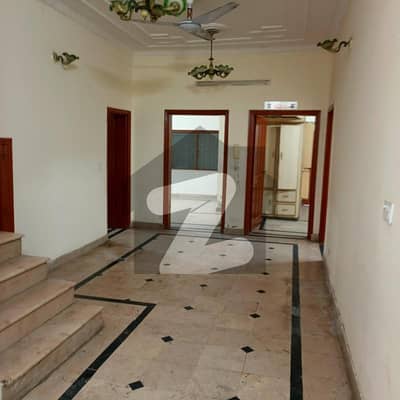 پشاور روڈ راولپنڈی میں 6 کمروں کا 6 مرلہ مکان 85.0 ہزار میں کرایہ پر دستیاب ہے۔