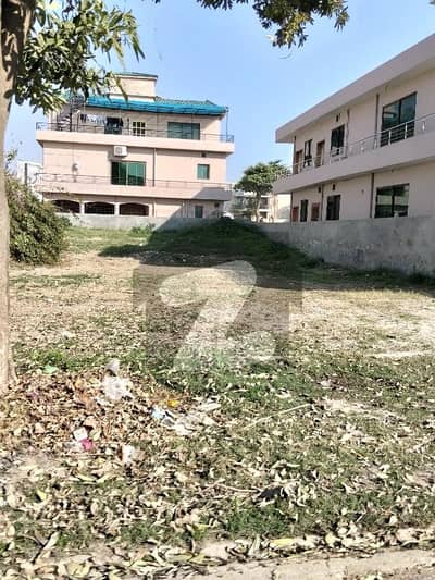 VERY GOOD LOCATION ONE KANAL PLOT AVAIL FOR SALE