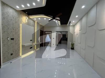 بحریہ ٹاؤن فیز 8 بحریہ ٹاؤن راولپنڈی,راولپنڈی میں 5 کمروں کا 7 مرلہ مکان 3.5 کروڑ میں برائے فروخت۔