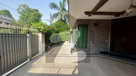 ڈی ایچ اے فیز 4 - بلاک ڈبل ای فیز 4,ڈیفنس (ڈی ایچ اے),لاہور میں 5 کمروں کا 10 مرلہ مکان 3.3 لاکھ میں کرایہ پر دستیاب ہے۔ ڈی ایچ اے فیز 4 - بلاک ڈبل ای فیز 4,ڈیفنس (ڈی ایچ اے),لاہور میں 5 کمروں کا 10 مرلہ مکان 3.3 لاکھ میں کرایہ پر دستیاب ہے۔