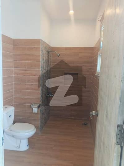 ڈی ایچ اے فیز 8 ڈی ایچ اے ڈیفینس,کراچی میں 3 کمروں کا 1 کنال زیریں پورشن 2.5 لاکھ میں کرایہ پر دستیاب ہے۔