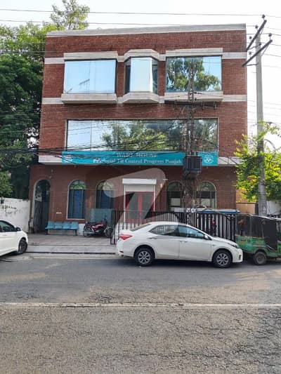 مال روڈ لاہور میں 8 کمروں کا 2 کنال عمارت 10.0 لاکھ میں کرایہ پر دستیاب ہے۔