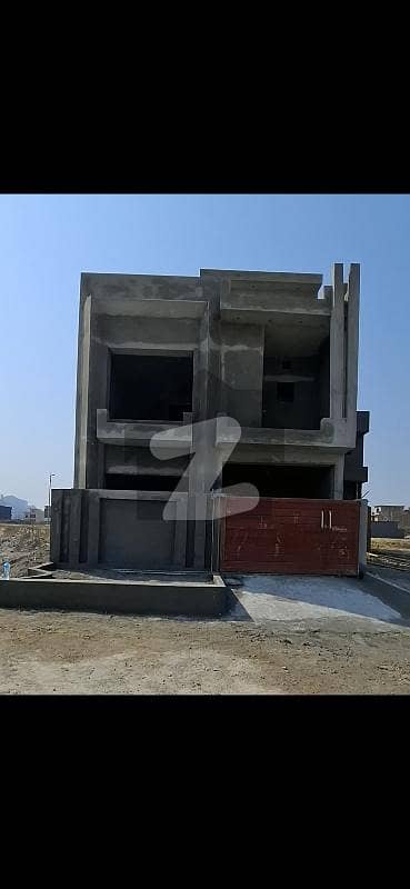 فیصل ہلز اسلام آباد میں 4 کمروں کا 5 مرلہ مکان 1.65 کروڑ میں برائے فروخت۔