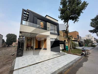 8 Marla Modern House For Sale In Usman Block