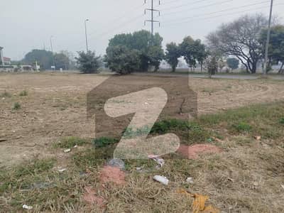 ڈی ایچ اے فیز 4 ۔ بلاک کے کے ڈی ایچ اے فیز 4,ڈیفنس (ڈی ایچ اے),لاہور میں 9 مرلہ رہائشی پلاٹ 3.15 کروڑ میں برائے فروخت۔