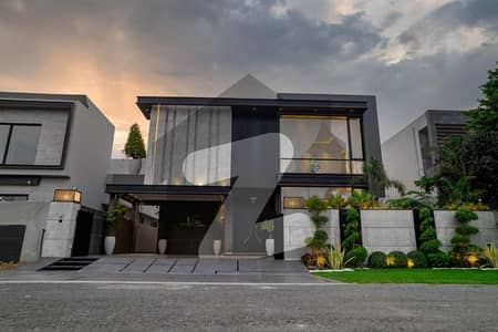 ڈی ایچ اے فیز 7 ڈیفنس (ڈی ایچ اے),لاہور میں 5 کمروں کا 1 کنال مکان 7.35 کروڑ میں برائے فروخت۔